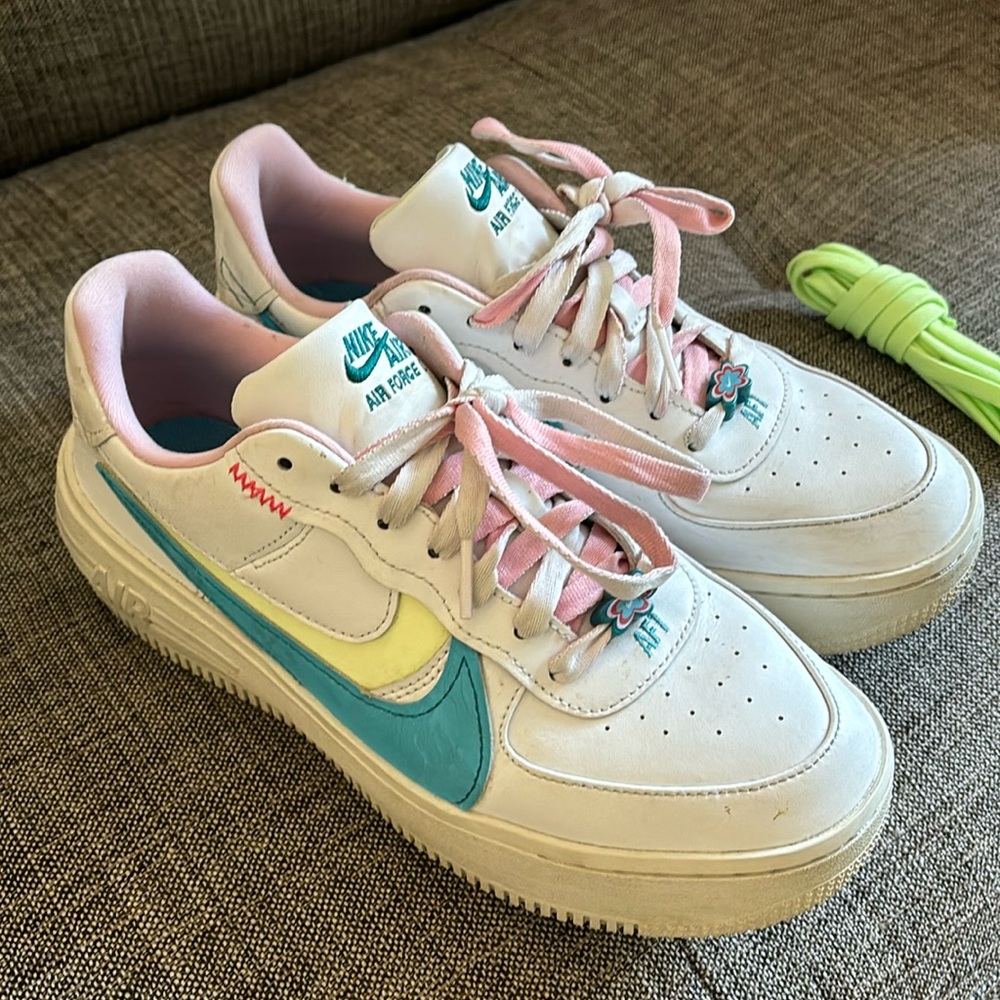 Cute Nike Air Force 1’s Platform with New Laces